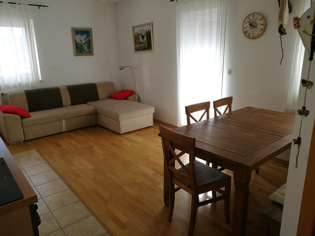Masa Apartment